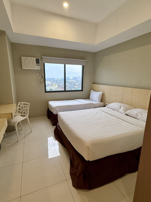 🌆 Budget Adventures in Manila 🧁