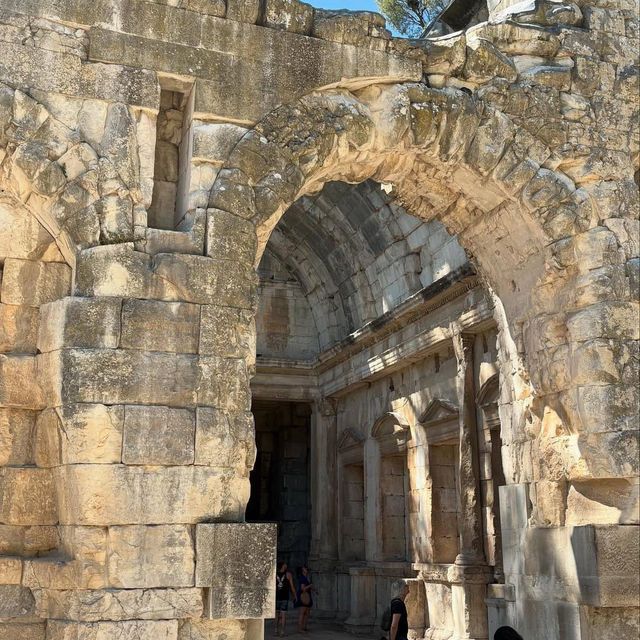 Exploring the Temple of Diane