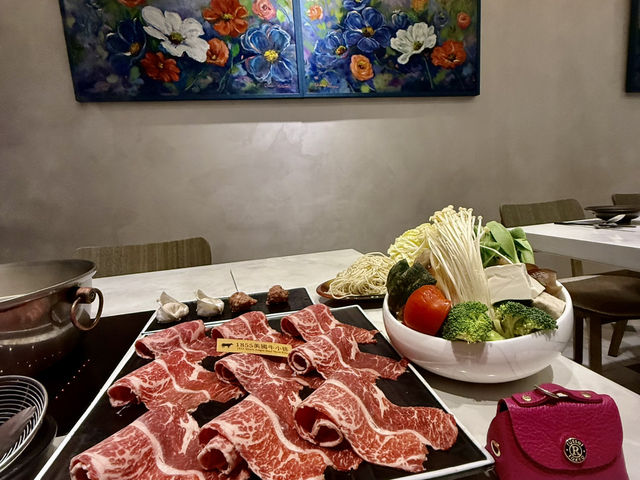 高雄漢來飯店10樓（精緻火鍋）食材實料.值得推薦大家