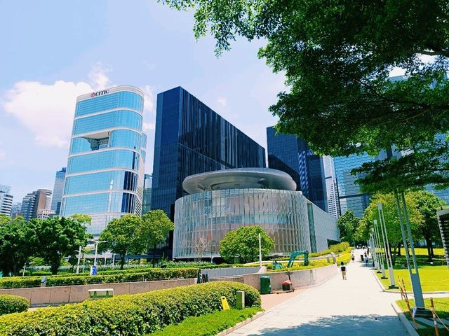 香港遊：添馬公園看維港景