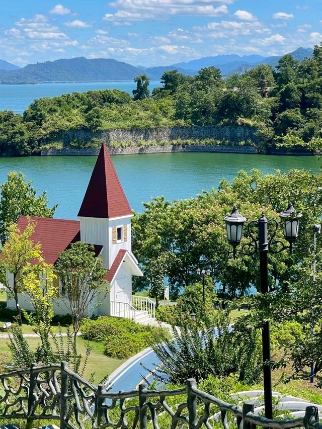 Qiandao Lake: The Shimmering Sea of a Thousand Islands