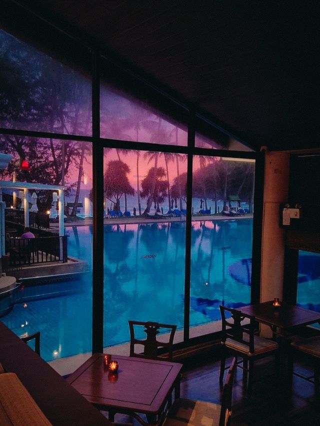 มาดูโชว์ควงกระบองไฟที่ภูเก็ต