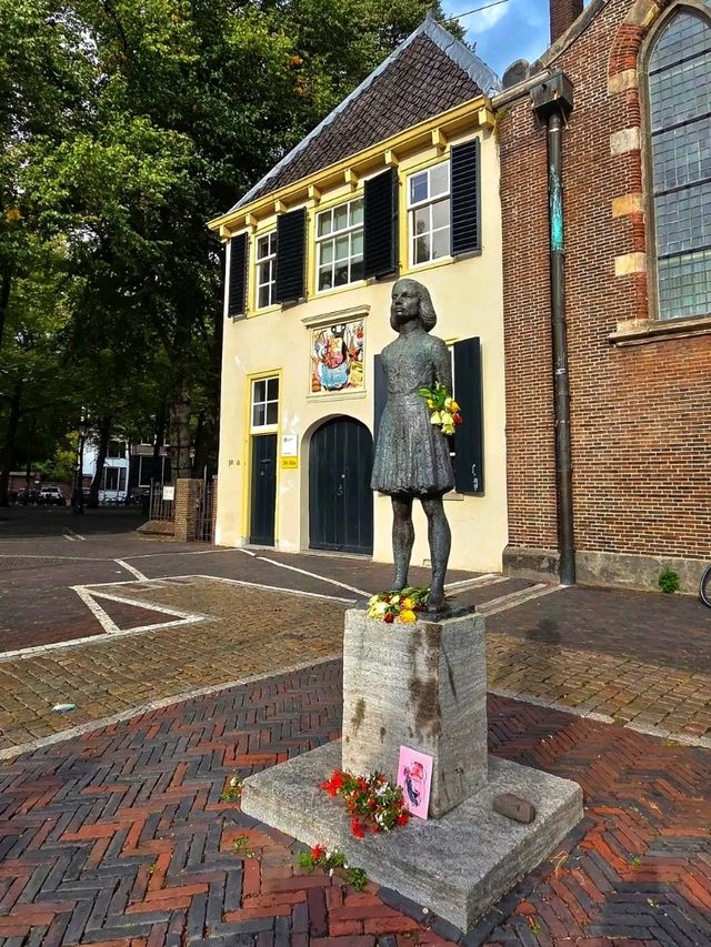 Explore Netherlands-A walk Through history