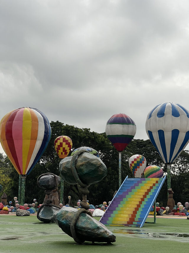 🖼️ Lighting Art Museum & Balloon Garden