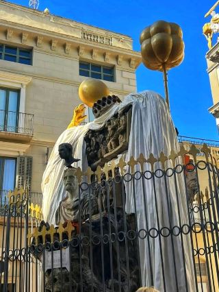 🎨 The Dalí Museum – Where Imagination Meets Infinity