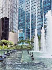 🏙️ Uptown Mall Manila: Where Futuristic Architecture Meets Tropical Urban Chic! 🌴