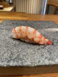 鮮味雙重奏：海膽與中拖羅