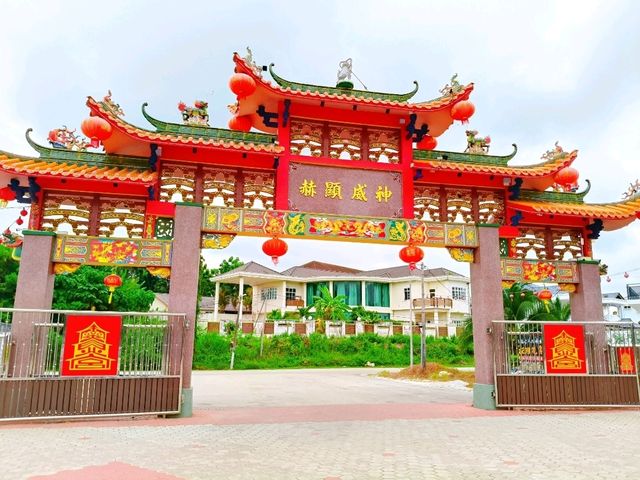 Discover Tangkak Temple Statue Storytime⛅
