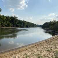 บ้านไม้สุดชิล 🌳 ที่หาดบ้านดินรีสอร์ท ไทรโยค