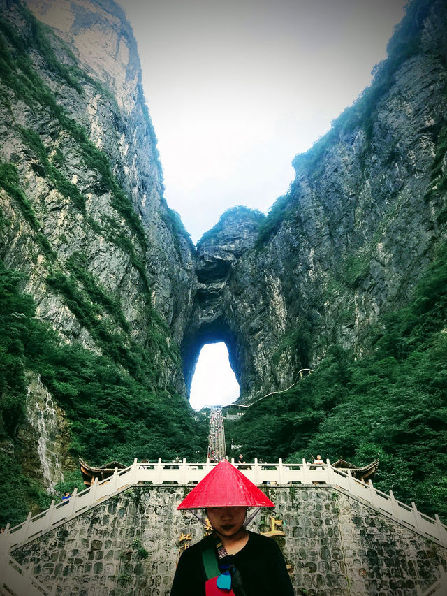 Tianmen Mountain: What Makes Tourists' Hearts Stop Right on the World's Longest Cable Car?