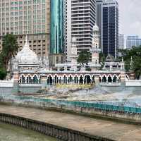 Jamek Sultan Abdul Samad Mosque is one of the historical places in Kuala Lumpur Malaysia. This place is one of the interesting tourist destinations to visit.