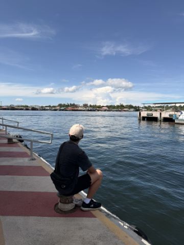 Let’s talk Labuan — the pearl of Borneo that blends chill sunsets, history, and unbeatable seafood 🦐🌅 This tiny duty-free island packs a lot for adventurous souls and couples looking for sun, sea, and savings!

Top Spots to Visit:
📚 Muzium Marin Labuan  
Address: Kompleks Sukan Air Antarabangsa Labuan, Jalan Tanjung Purun, 87008 Labuan  
Hours: 09:00–17:00  
This marine museum is a cool intro to Labuan’s underwater world. Great spot if you want to dive into local ocean vibes without getting wet!

🕰️ Labuan Clock Tower  
Address: Jalan Tanjung Purun, 87000 Labuan  
Iconic landmark perfect for photos; get there early for fewer crowds and sunlight to nail those epic couple pics.

🧱 Labuan Chimney Museum  
Address: 87000 Labuan, Labuan Federal Territory  
Hours: 08:30–17:00  
This brick mystery stands tall with stories of coal mining days. The museum adds local flavor, plus the nature around is perfect for a peaceful stroll.

🛤️ Dataran Labuan  
Address: Jalan Merdeka, 87000 Labuan  
Open 24/7  
Big open square in downtown Victoria — serious chill vibes, sunset heaven, and quick access to snacks and local eats.

Pro Travel Tips:
Hopping from Kota Kinabalu? Drive 2.5 hours and take the Menumbok ferry — book tickets ahead, since weekends get busy!  
Labuan is a duty-free zone, so stock up on treats and perfumes for way less.  
Seafood here is a must — try street food stalls near the beach for fresh, wallet-friendly catches.  
For the best sunset, head straight to Layang Layang Beach — camera ready is a MUST!

Getting Around:
Taxi apps work, but walking and renting a scooter are top for flexibility.  
Weather is sunny almost year-round — pack light and bring sunscreen.

#LabuanAdventures #BorneoSunsets #SeafoodGoals #DutyFreeLabuan #TravelWithTrip