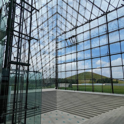 📐 大地に刻まれた、イサム・ノグチ最大の彫刻作品 | Trip.com 札幌