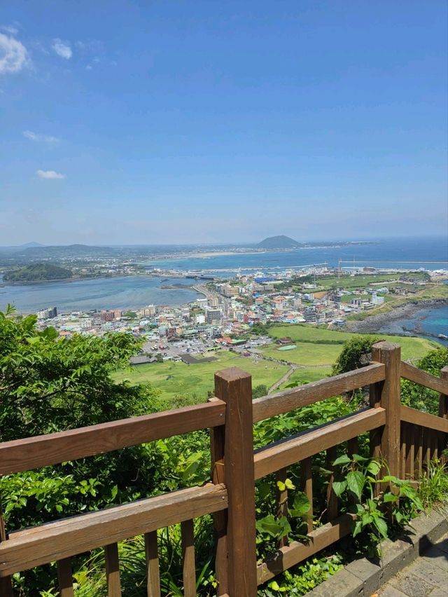 Seongsan Ilchulbong (성산일출봉), Jeju’s Famous Sunrise Peak