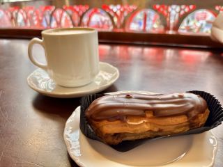 名前はなんと「甘党」！150年以上愛されるタリン最古のカフェへ☕️🇪🇪
