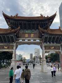 昆明歷史打卡點「金馬碧雞坊與昆明老街」藏著滿滿的滇味文化與歲月痕跡