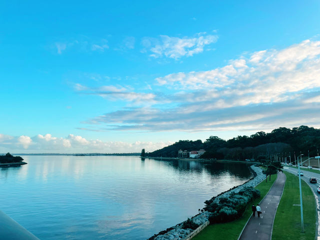 🏃‍♂️🌅 Sunrise Run Goals Along the Swan River 🏞️✨