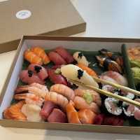 英國曼徹斯特 ~ out of the blue入面的外賣壽司店