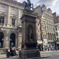 Walking from Bank Station to China Town