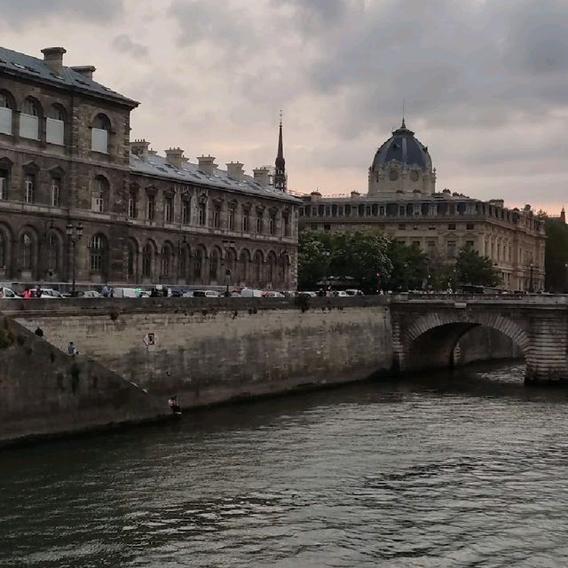 A Parisian Stroll to Remember
