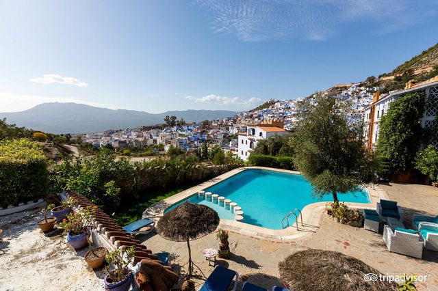 Chefchaouen: Morocco's Blue Gem 🏞️💙