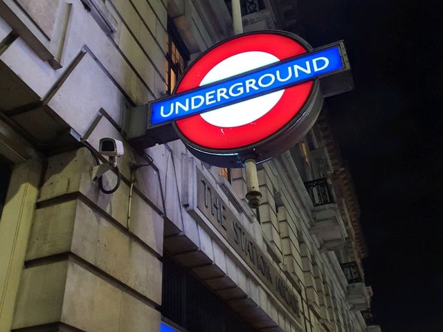 London Travel: Heart of History and Modernity