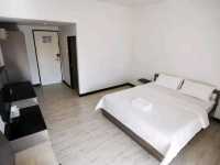 "Hi Season Hotel: Spacious Comfort with Convenient Access in Hat Yai"