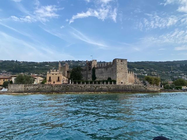Lake views and mountain moods. #LakeGarda