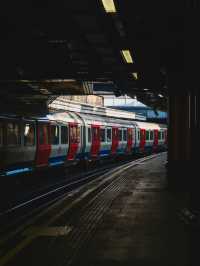 Jubilee Line – London Bridge to Canary Wharf: Steel and Skyline