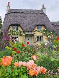 🏡 Cotswold Cottage: A Timeless Escape into English Country Charm 🌸