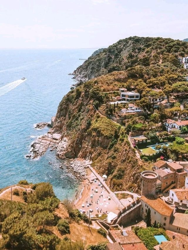 🌊 Tossa de Mar: The Walled Jewel of the Costa Brava 🇪🇸✨