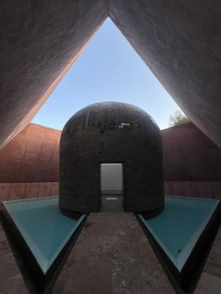 🇪🇸 An art museum like a walk in the forest