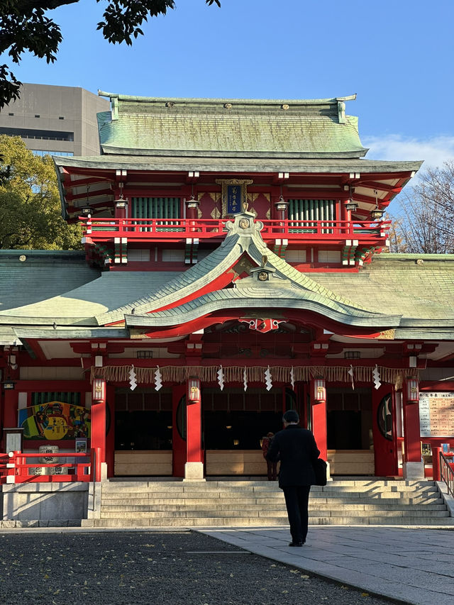 Ready to uncover a side of Tokyo that's full of local flavor and zen vibes? 
