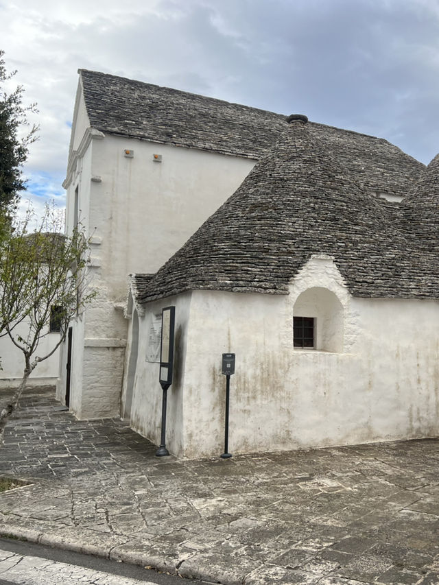 終於嚟到南意大利Bari-Alberobello（蘑菇村）