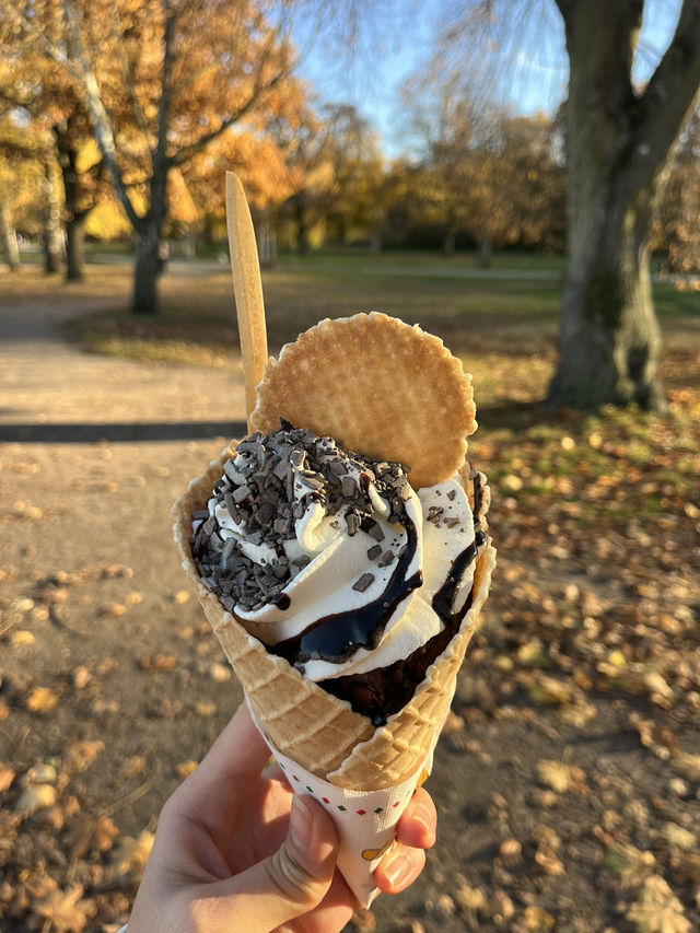 Beautiful Park & Local Food in Berlin🧡🇩🇪