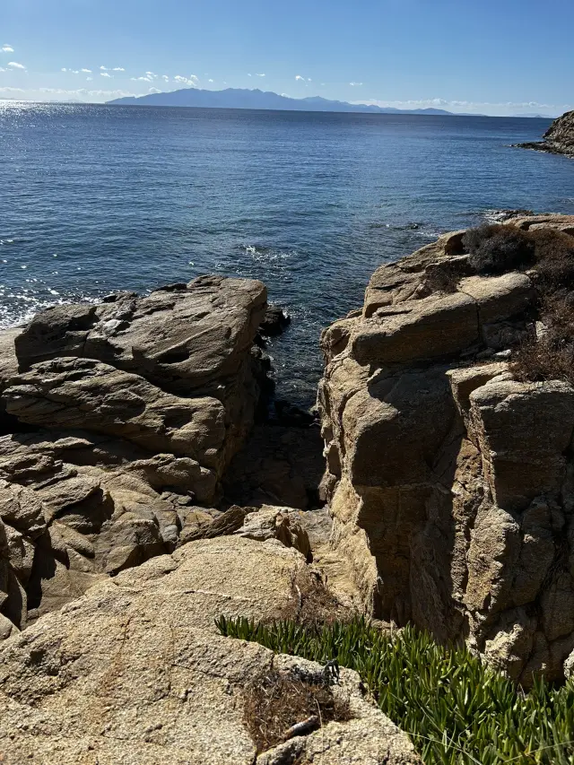 Rocky Retreats🏖️  