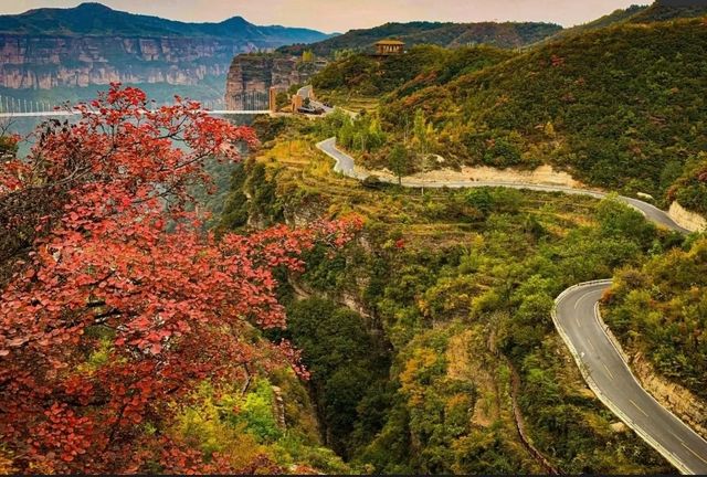 太行大峽谷/秋色正濃，色彩豐富，氣勢震撼，值得一遊！