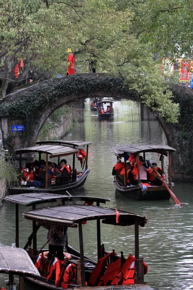 The Emperor Qianlong visited the ancient town of Mudu several times