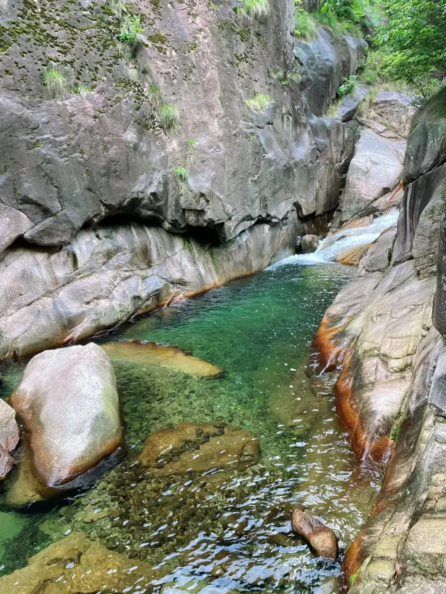 Zhangshan Grand Canyon in Xuancheng, Anhui, is a great off-the-beaten-path destination for light trekking