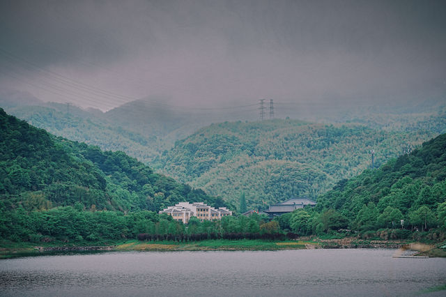 初夏徒步，輕鬆愜意環湖賞美景