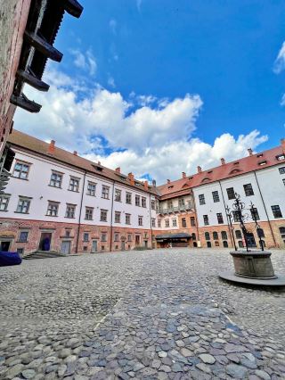 Exploring Mir Castle: A Journey to the Dazzling Jewel of Belarus