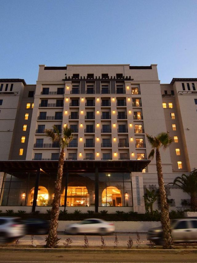 🌟 Ensenada's Luxe Sleeps: Torre Lucerna Unveiled 🌊