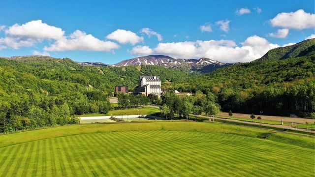 探索北海道夏季之美，在地中海俱樂部度過清涼假期