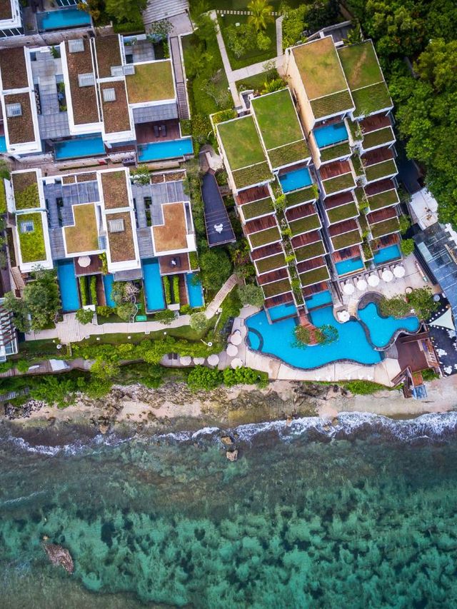 🌅 Bali Bliss: Uluwatu's Luxe Cliffside Escape 🌊