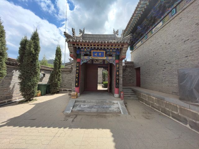天岩范氏宗祠。