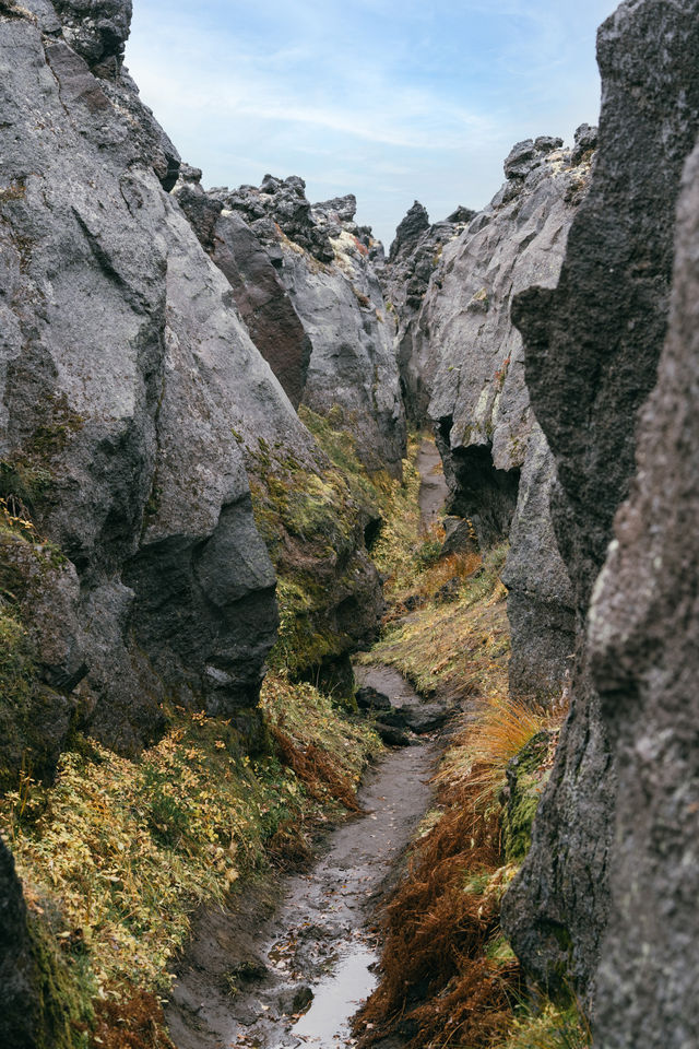 格列雷火山下異域星球上地心探洞。