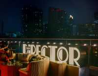 Director Bar by KW。
