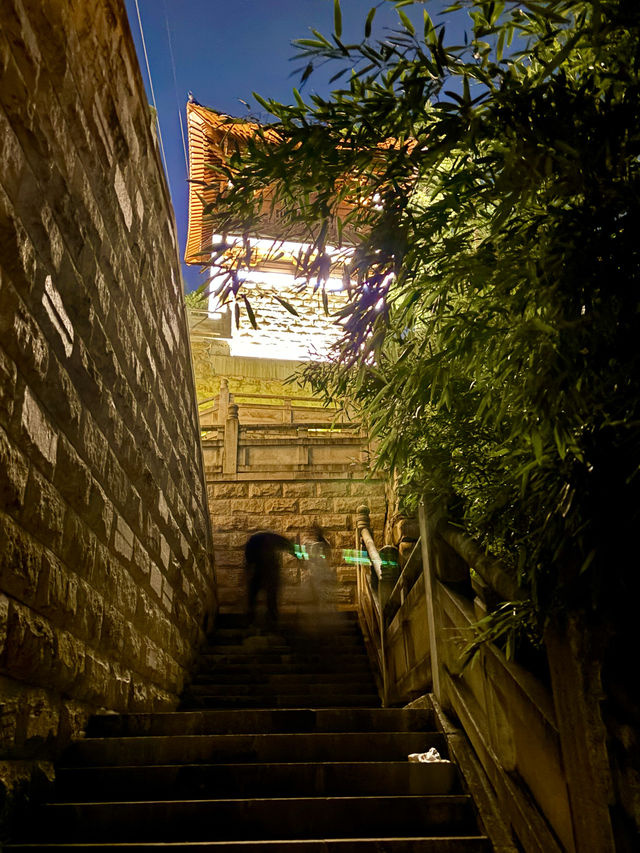 走進陝南金台山 感受千年古剎神奇魅力