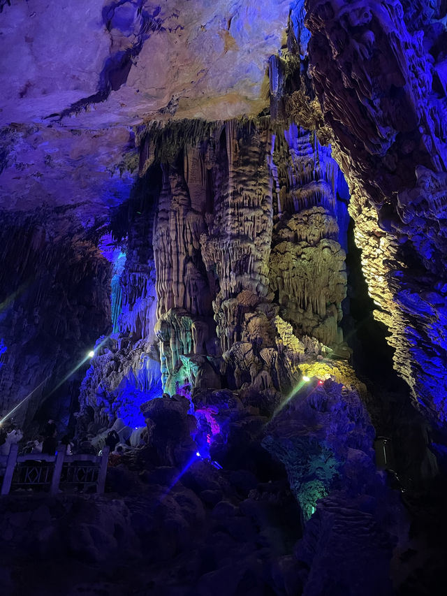 Mesmerizing Cave in Guilin! 🇨🇳