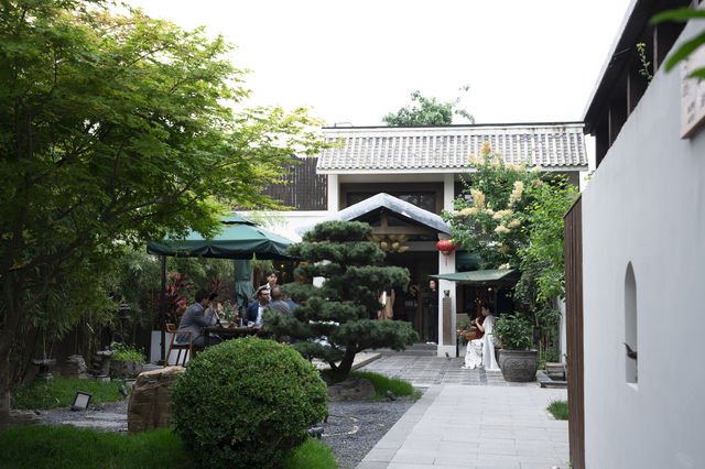 在北京胡同深處，住進一場東方美夢。